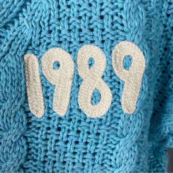 1989 Taylor's Version Cardigan Official Taylor Swift Eras Tour Original - XS/S - Picture 3 of 12